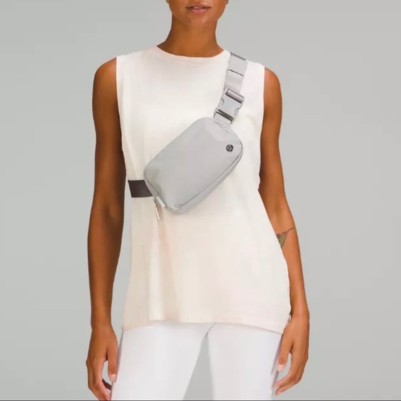 Lululemon Everywhere Belt Bag Silver Drop EBB Fanny Pack NWT - Picture 5 of 8